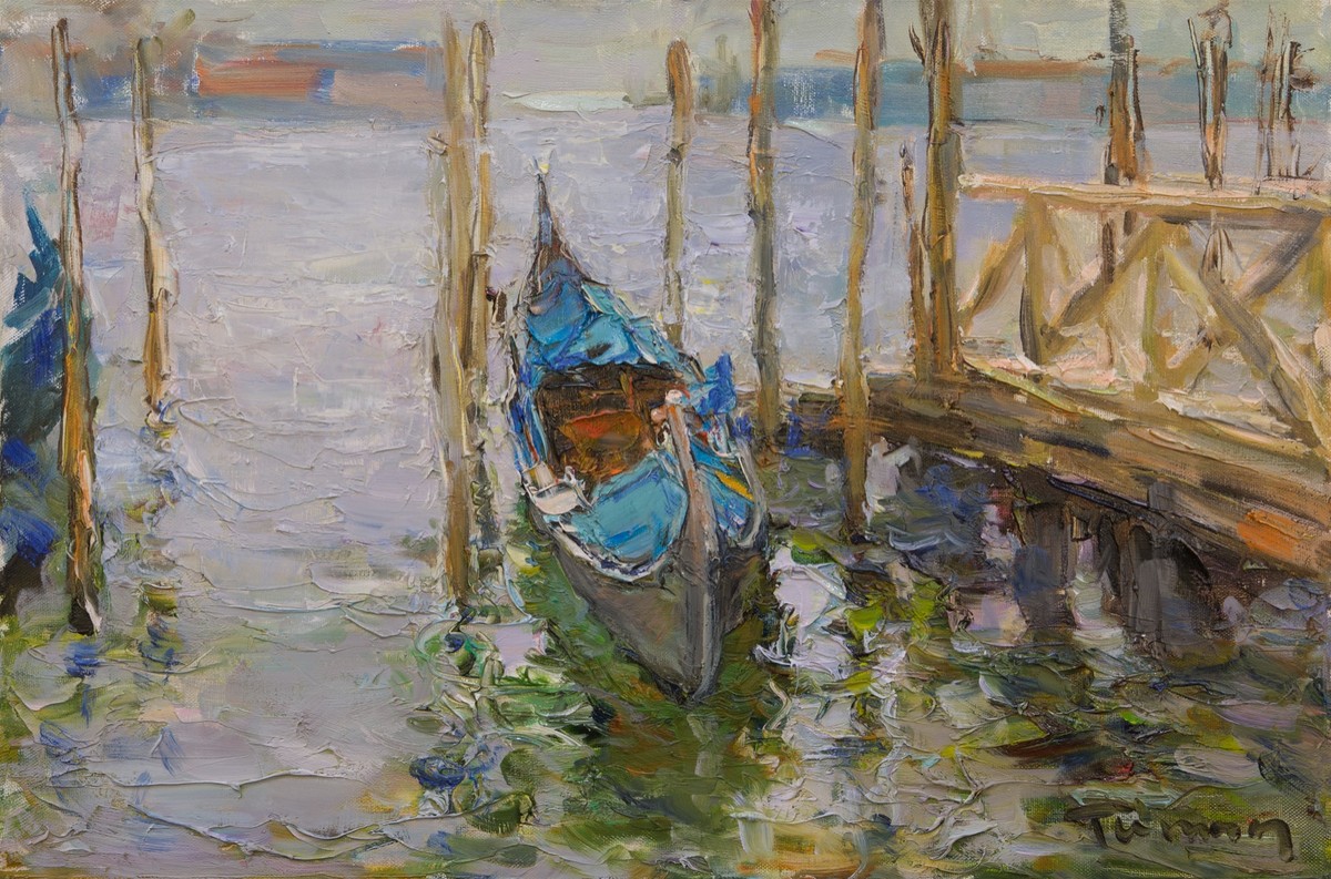 Nearby moorage. Venice — Tuman
